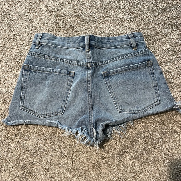 Amuse Society Jean/Denim Shorts Distressed - Picture 2 of 5